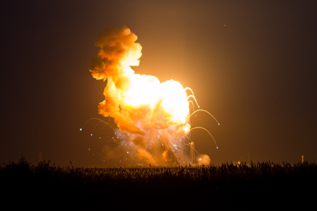 Close Up Footage of ORB-3 Rocket Explosions Released - Engineering.com