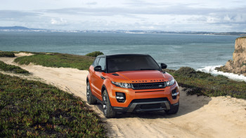 In 2010 Jaguar Land Rover decided to bet on Dassault Systemes V6 architecture and its 3DEXPERIENCE platform (then called ”Lifelike Experience”). The platform program at JLR, called iPLM, is planned to be in full productino early next year. Above JLR's Range Rover Evoque.
