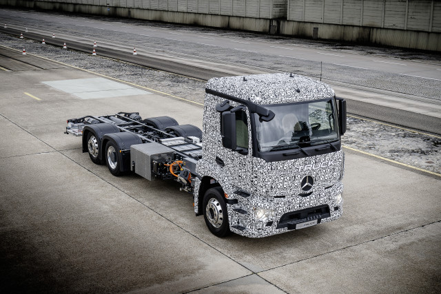 (Image courtesy of Daimler Trucks.)
