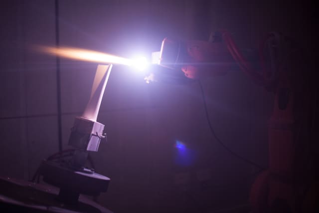 The ceramic coating process for MHPS-AMER's turbine blades. (Image courtesy of MHPS-AMER.)